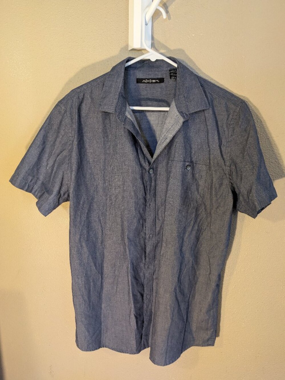 Men's Axist short sleeve button-up shirt